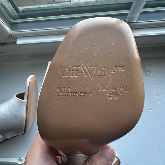 Off-White Lollipop Bridal Satin Sandal in White White
Size 36 - Picture 7 of 8